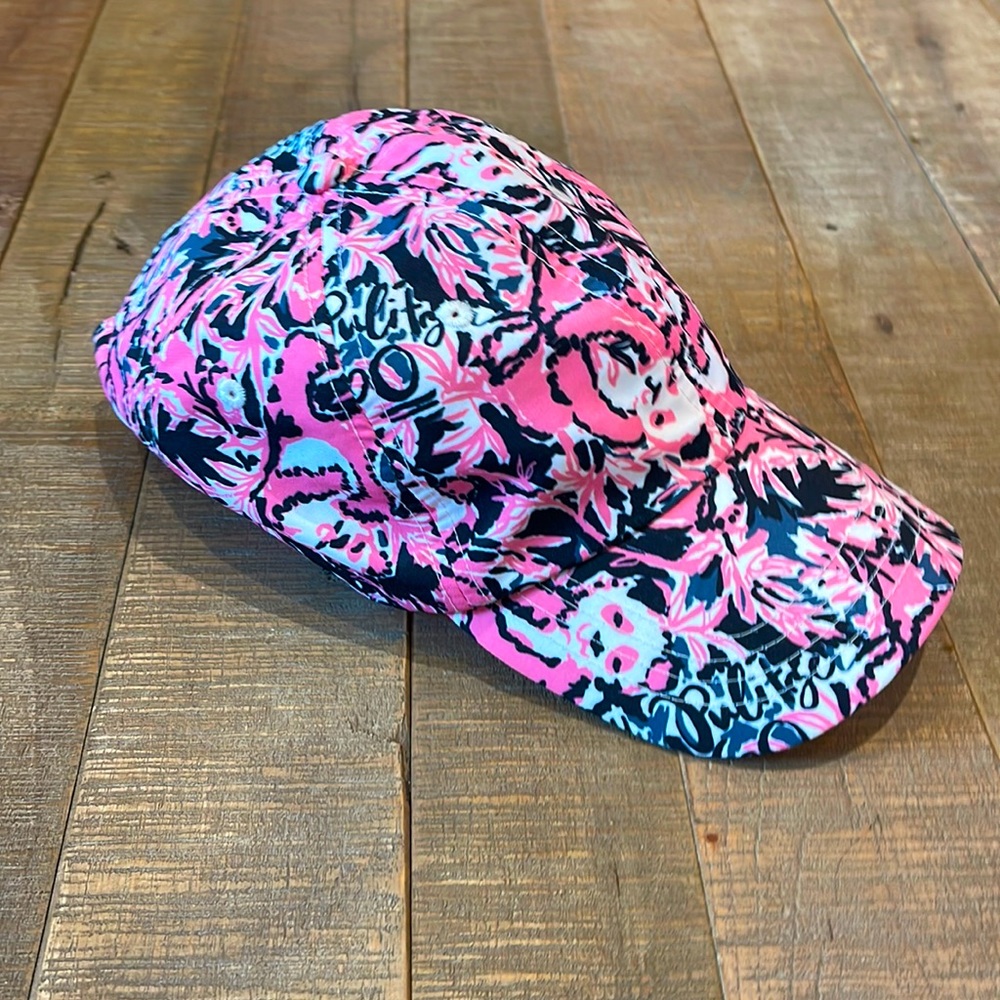 Lilly Pulitzer Adult size baseball cap in panda print.